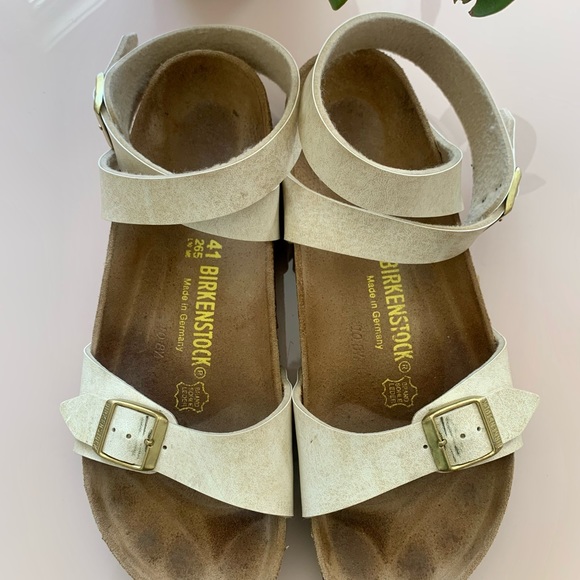Birkenstocks similar to Yara - Picture 4 of 9